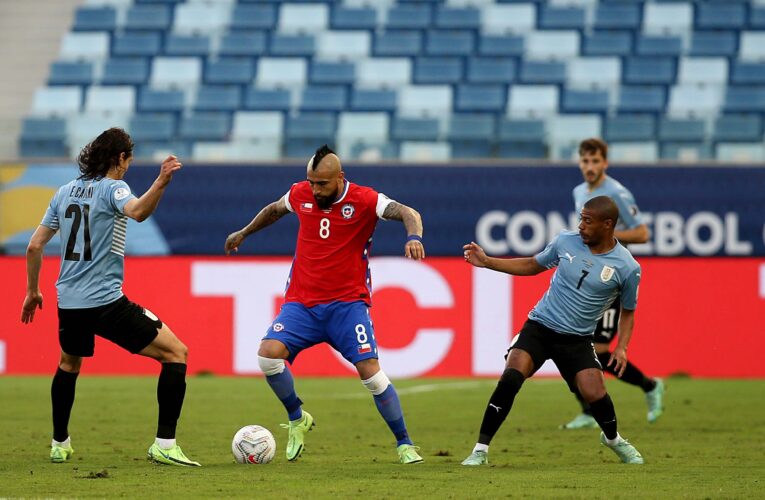 ? #CopaAmérica  ⚽ Fase De Grupos 3 partido Chile   Arena Pantanal , Cuiabá  #Chile ?? 1 – 1  #Uruguay Vargas 26´ ??  Suárez  66’ ??  ? ¡Final del partido en el Arena Pantanal!  #Brasil Con este resultado la selección chilena ?? queda clasificada  ? @laroja   jugará el próximo Jueves 24 de Junio a las 20:00 ante #Paraguay en el Estadio Nacional de Brasilia  ? : Creditos : Comunicaciones ANFP- Carlos Parra