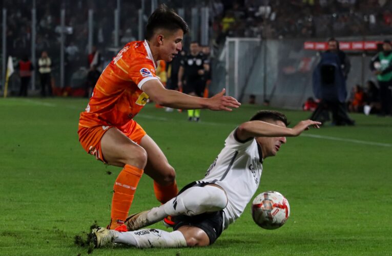 Los albos caen de local ante los zorros del desierto por 0-2