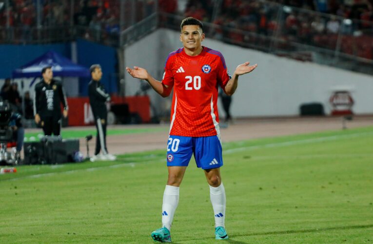 La Roja venció de manera clara a Venezuela en el Estadio Nacional, y logró salir del fondo de la tabla de las Eliminatorias.